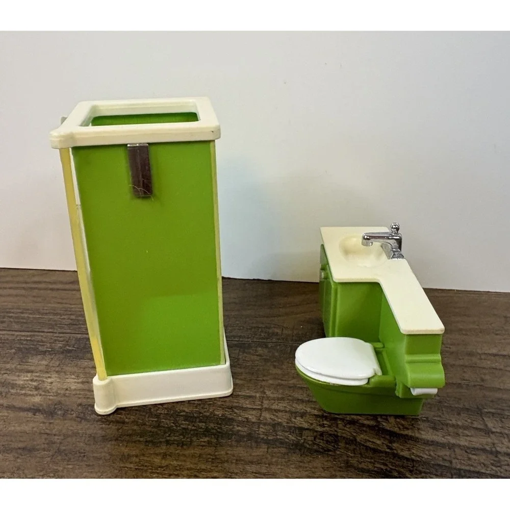 Vintage 1977 Fisher Price Dollhouse Family Green Bathroom Toilet Shower Vanity
